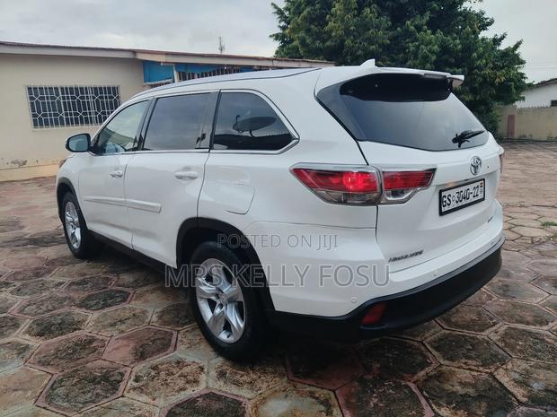 Toyota Highlander Limited 4dr SUV AWD (3.5L 6cyl 6A) 2015 White