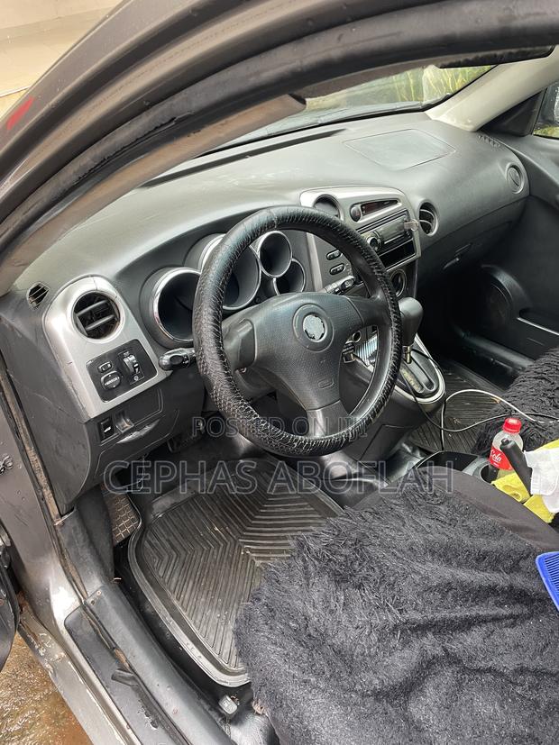 Pontiac Vibe 2006 Gray