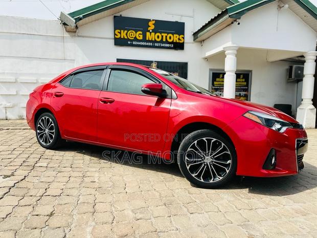 Toyota Corolla LE Premium 4dr Sedan (1.8L 4cyl CVT) 2016 Red