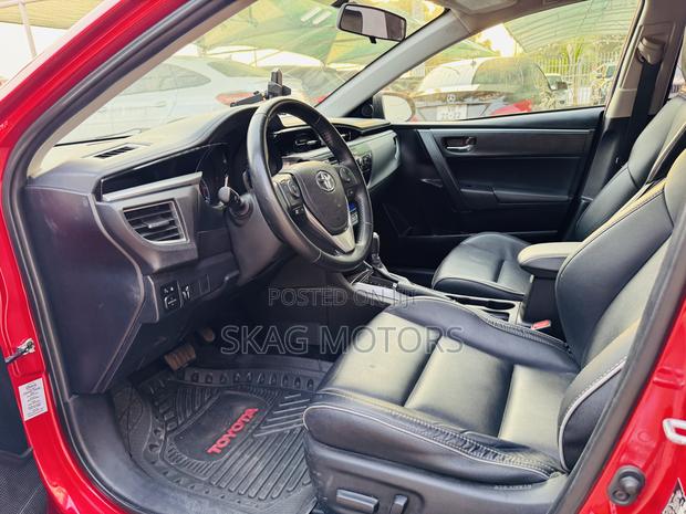 Toyota Corolla LE Premium 4dr Sedan (1.8L 4cyl CVT) 2016 Red