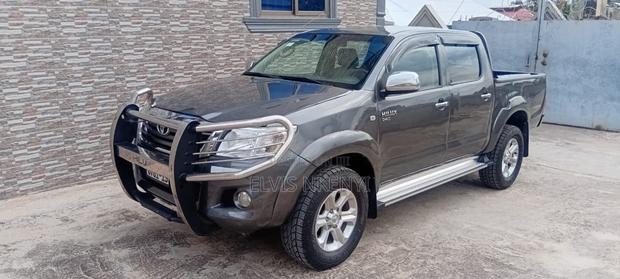 Toyota Hilux 3.0 D-4D 4x4 2013 Gray