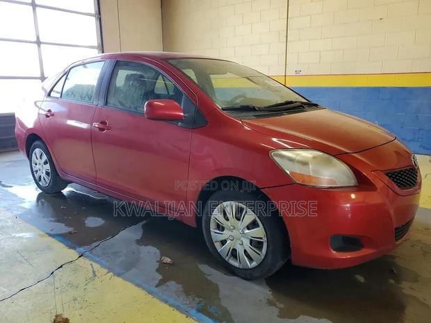 Toyota Yaris 2010 Red