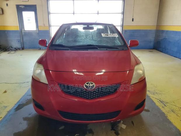Toyota Yaris 2010 Red