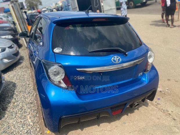 Toyota Vitz 1.5 FWD 5dr 2013 Blue