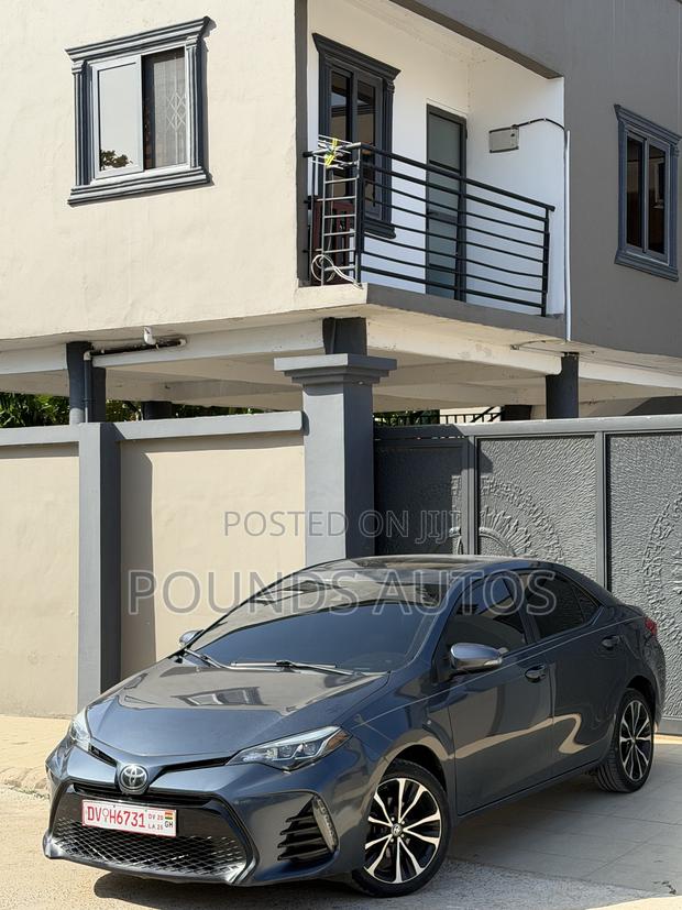 Toyota Corolla XSE (1.8L 4cyl 2A) 2018 Black