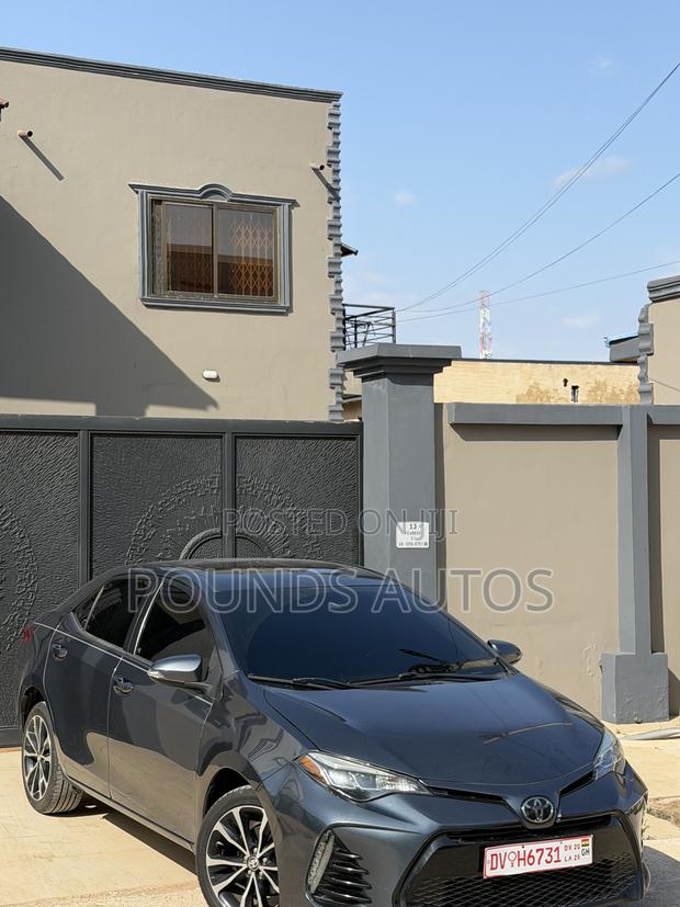 Toyota Corolla XSE (1.8L 4cyl 2A) 2018 Black