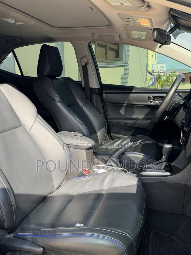 Toyota Corolla XSE (1.8L 4cyl 2A) 2018 Black