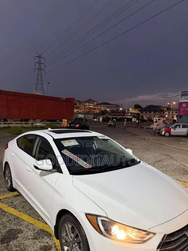 Hyundai Elantra SEL 2018 White