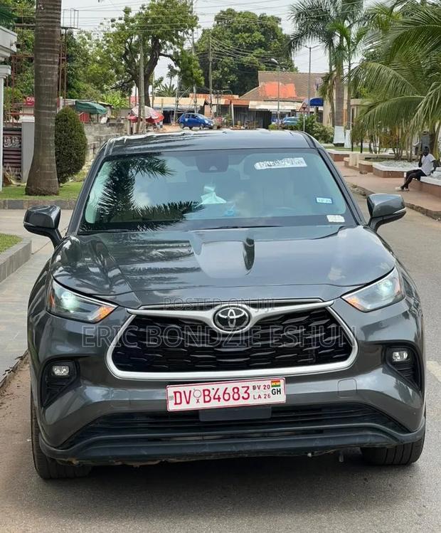 Toyota Highlander LE FWD 2024 Gray