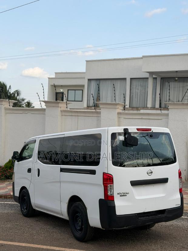 Nissan Caravan 2011 White