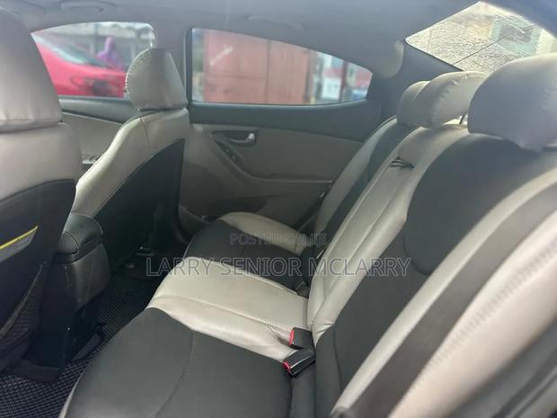 Hyundai Elantra Limited Sedan FWD (1.8L 4cyl 6A) 2013 Black