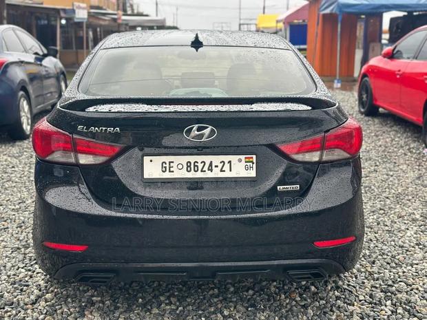 Hyundai Elantra Limited Sedan FWD (1.8L 4cyl 6A) 2013 Black