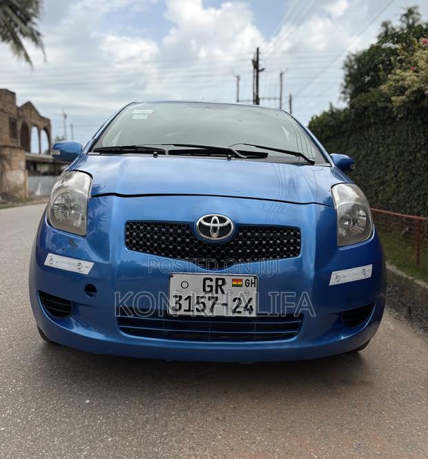 Toyota Vitz 1.3 FWD 5dr 2010 Blue