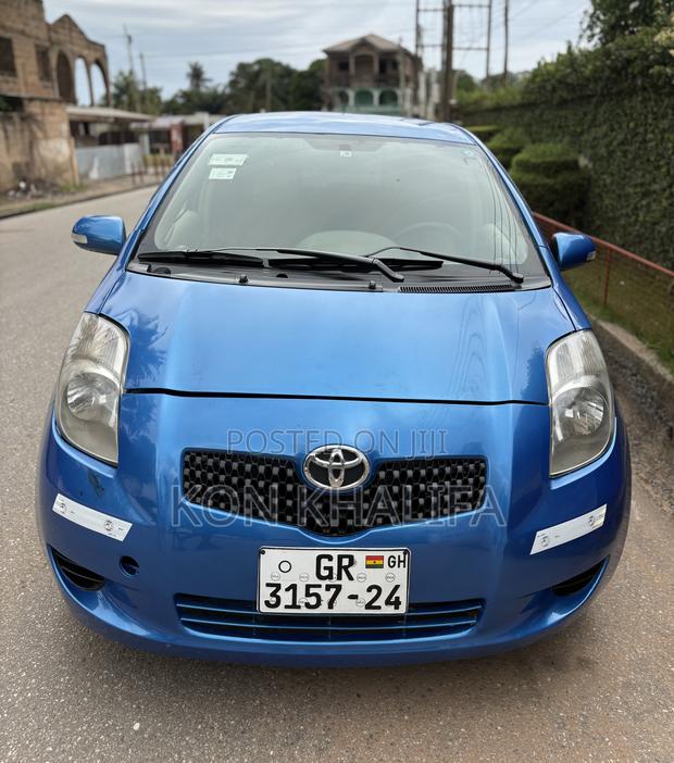 Toyota Vitz 1.3 FWD 5dr 2010 Blue