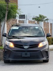 Toyota Sienna XLE 7 AWD 2020 Black for sale