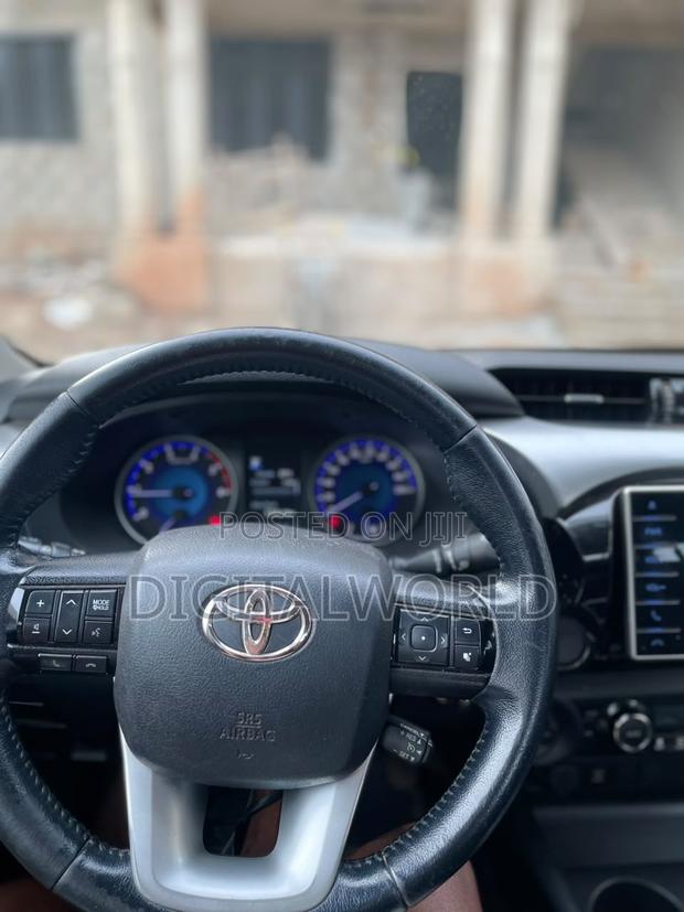 Toyota Hilux Revo Double Cab Deisel 2.4 AWD 2019 Gray