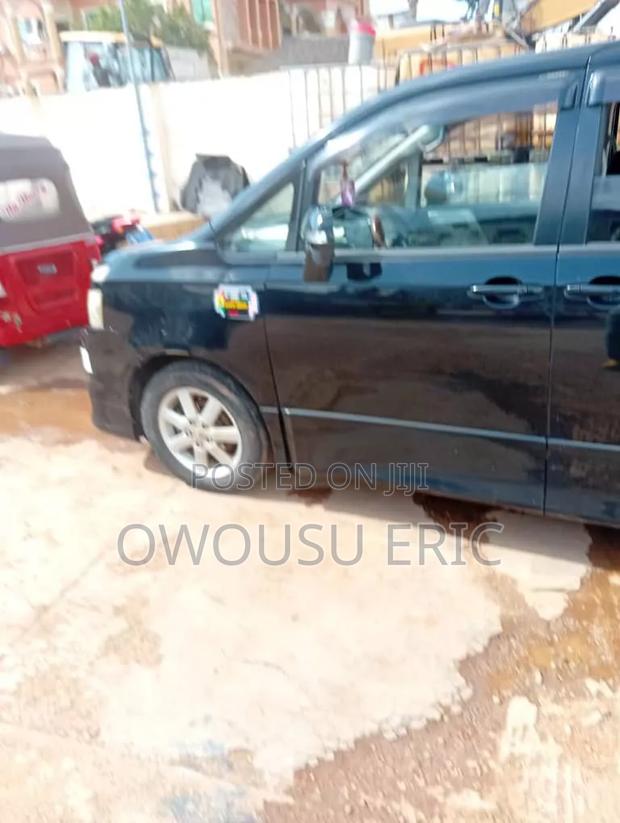 Toyota Voxy 2013 Black