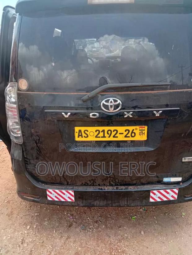 Toyota Voxy 2013 Black