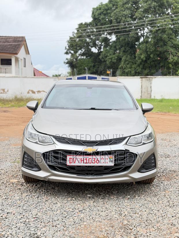 Chevrolet Cruze LT 2019 Gold