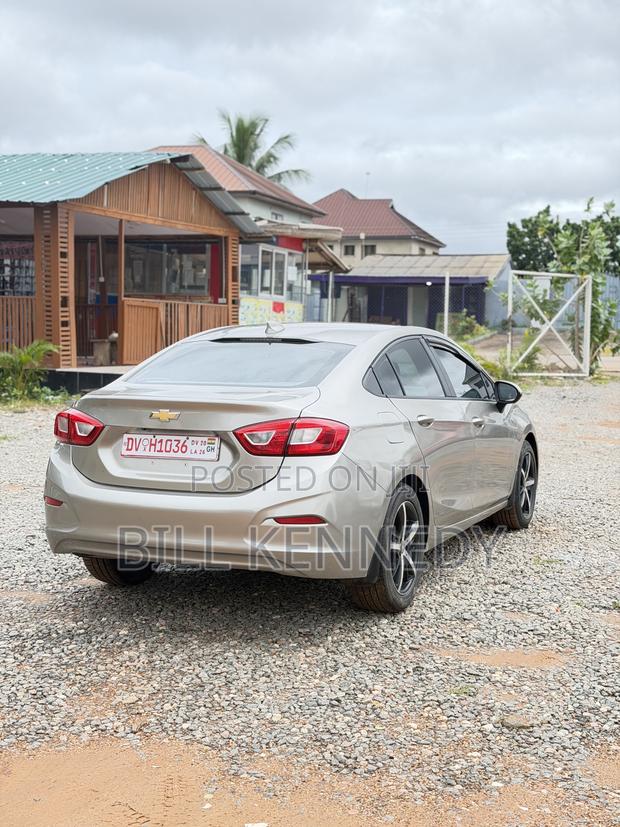 Chevrolet Cruze LT 2019 Gold