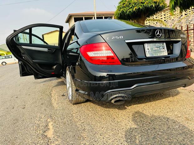 Mercedes-Benz C250 2014 Black
