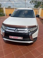 Mitsubishi Outlander 2018 White for sale