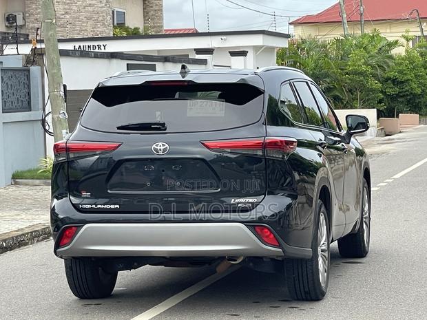 Toyota Highlander Limited AWD 2023 Black