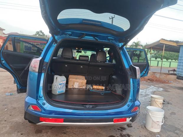 Toyota RAV4 2016 Blue