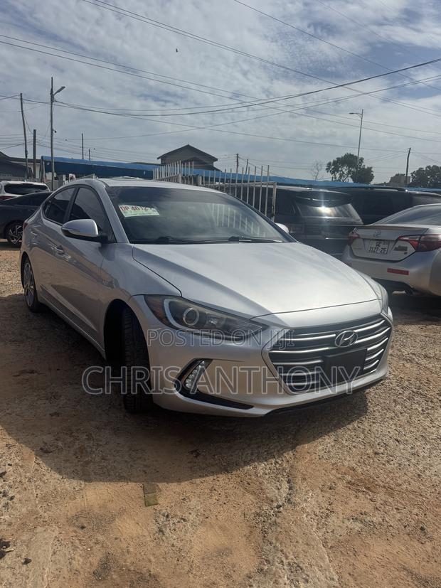 Hyundai Elantra Value Edition 2018 Silver