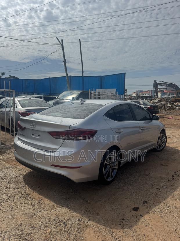 Hyundai Elantra Value Edition 2018 Silver