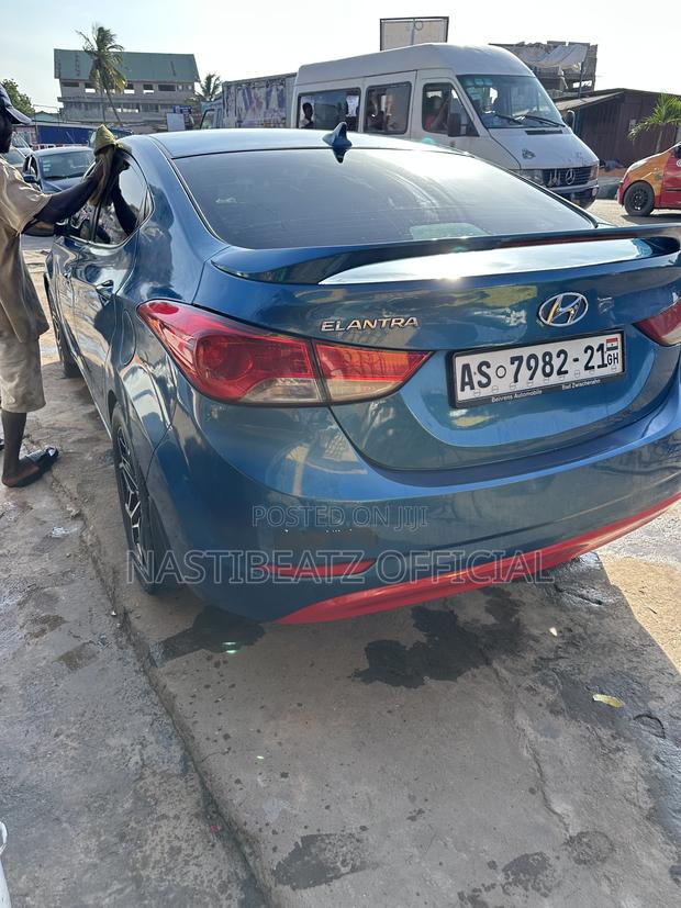 Hyundai Elantra Limited 4dr Sedan (1.8L 4cyl 6A) 2014 Blue