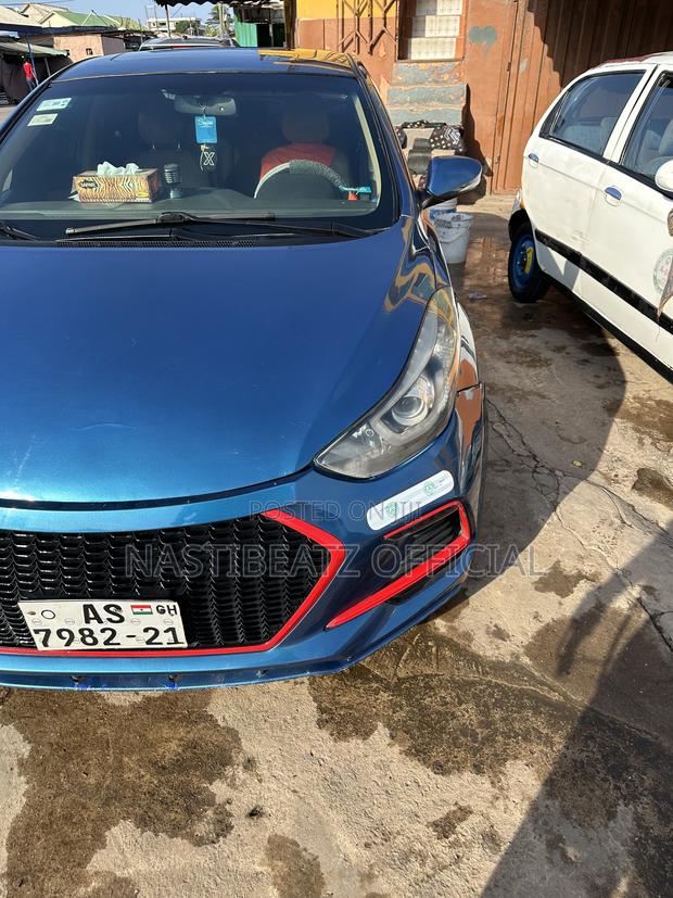 Hyundai Elantra Limited 4dr Sedan (1.8L 4cyl 6A) 2014 Blue