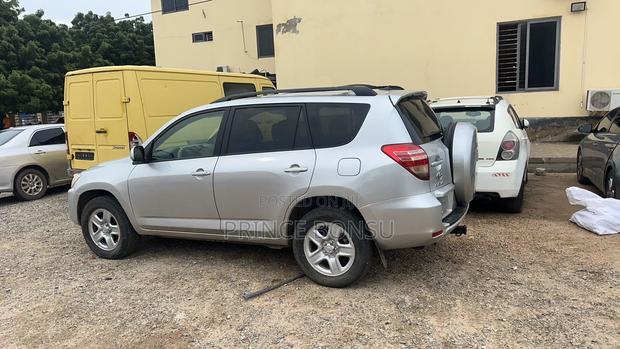 Toyota RAV4 2011 Silver