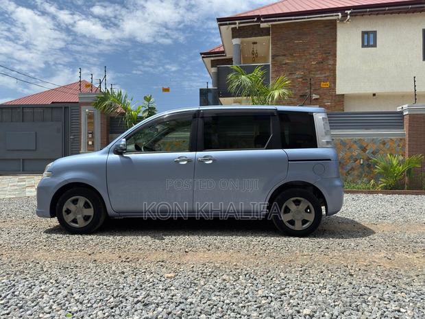 Toyota Sienta 1.5 FWD 2014 Blue