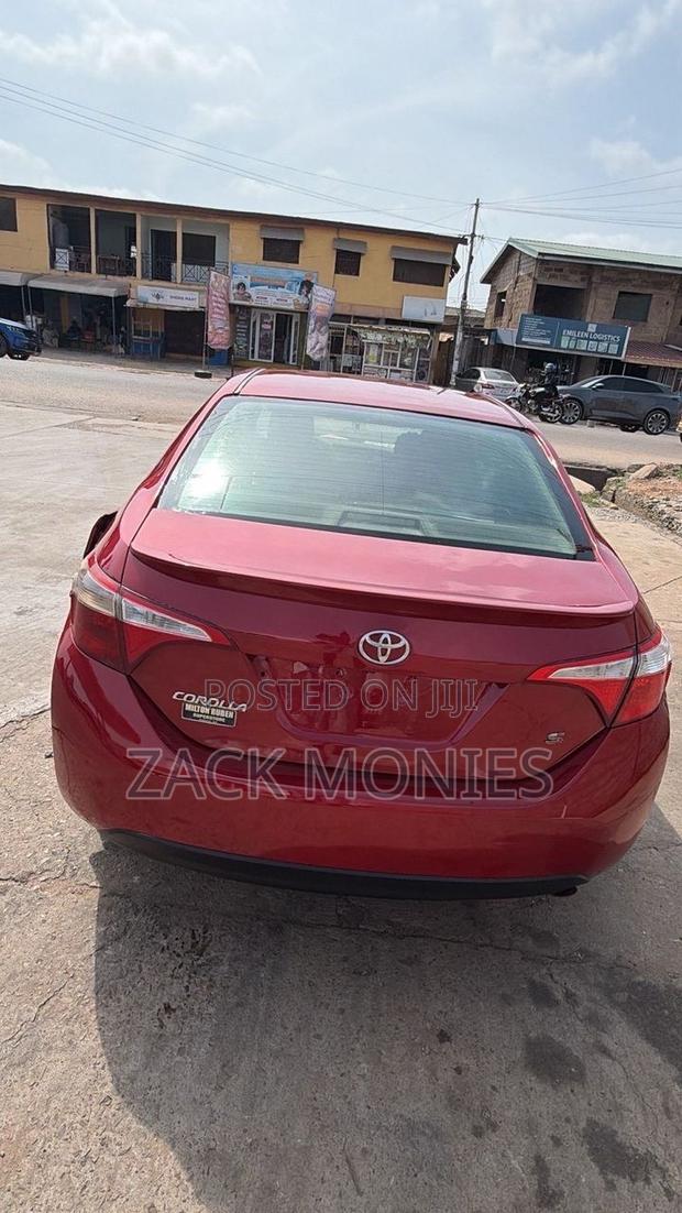 Toyota Corolla 2015 Red