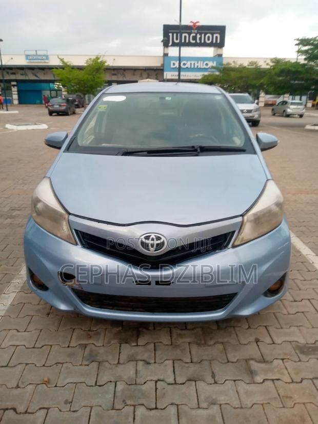 Toyota Vitz 1.5 FWD 5dr 2012 Blue