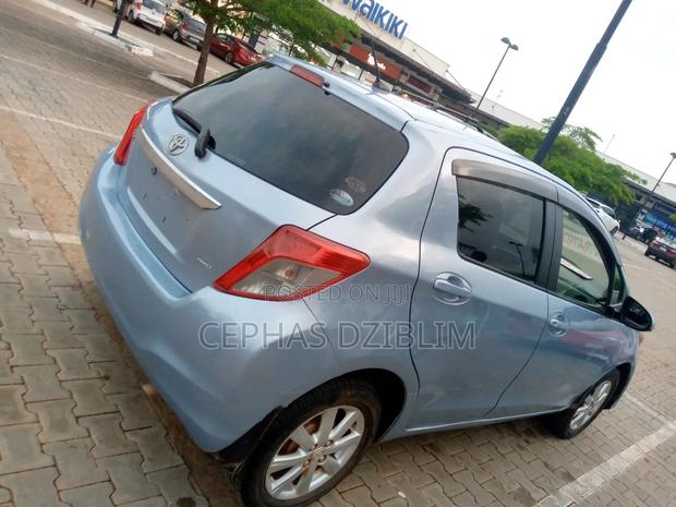 Toyota Vitz 1.5 FWD 5dr 2012 Blue