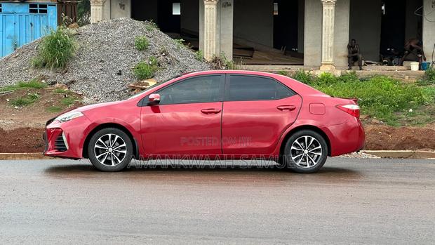 Toyota Corolla S Premium 4dr Sedan (1.8L 4cyl CVT) 2016 Red