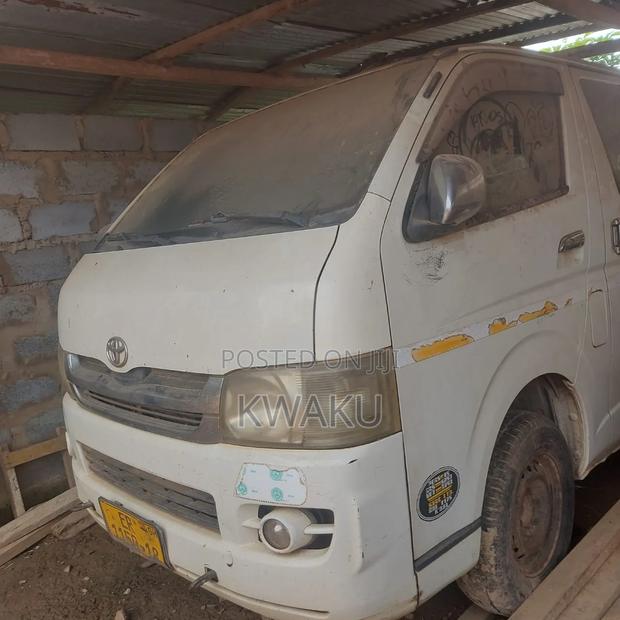Toyota HiAce 2008 White
