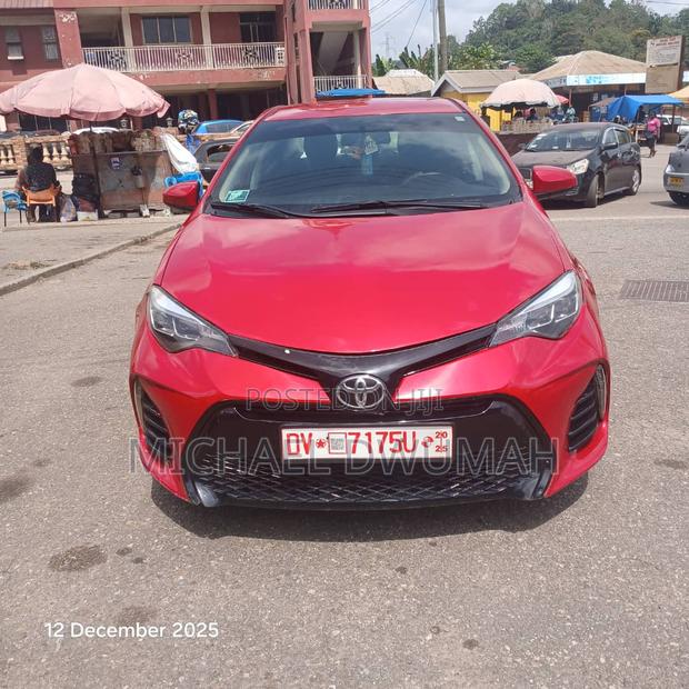 Toyota Corolla 2015 Red