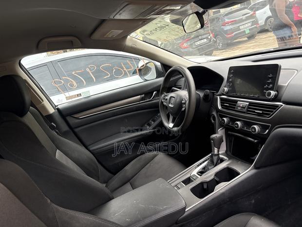 Honda Accord LX (1.5L 4cyl Turbo CVT) 2019 Gray