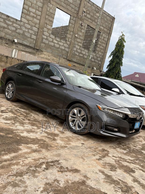 Honda Accord LX (1.5L 4cyl Turbo CVT) 2019 Gray