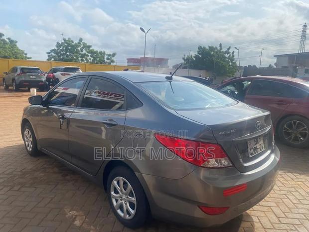 Hyundai Accent GLS 4dr Sedan (1.6L 4cyl 6M) 2014 Silver
