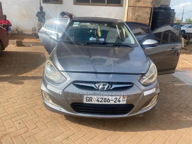 Hyundai Accent GLS 4dr Sedan (1.6L 4cyl 6M) 2014 Silver