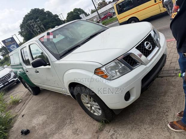 Nissan Frontier 2018 White