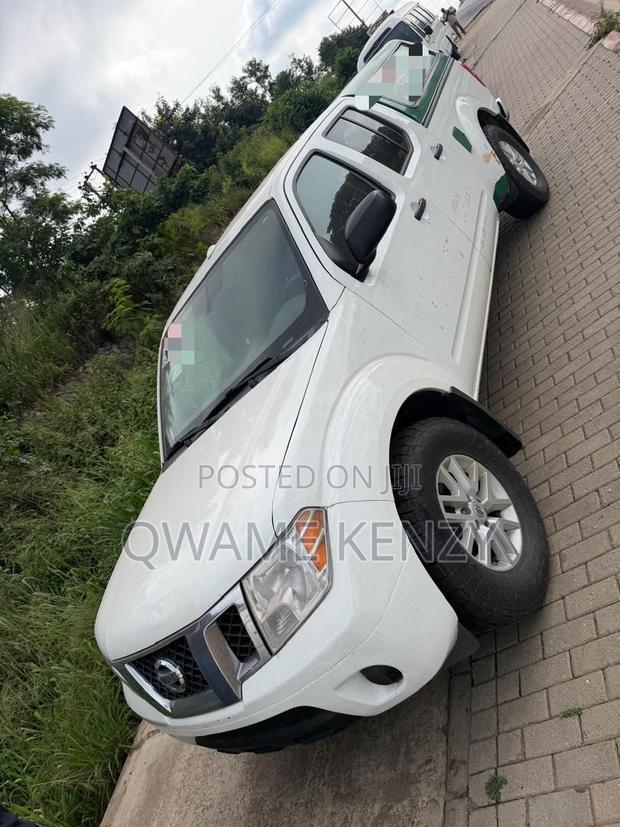 Nissan Frontier 2018 White