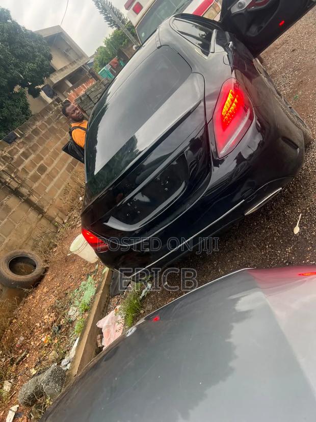 Mercedes-Benz C300 2020 Black