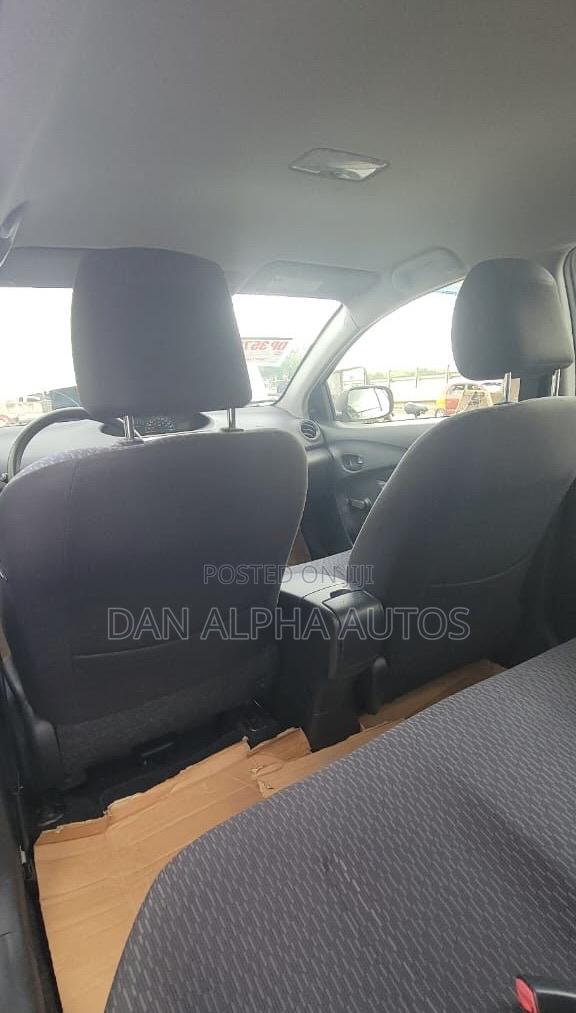 Toyota Yaris 2012 White