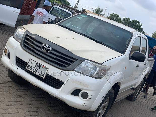 Toyota Hilux 2012 White