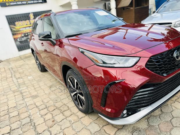 Toyota Highlander XSE 2022 Burgundy